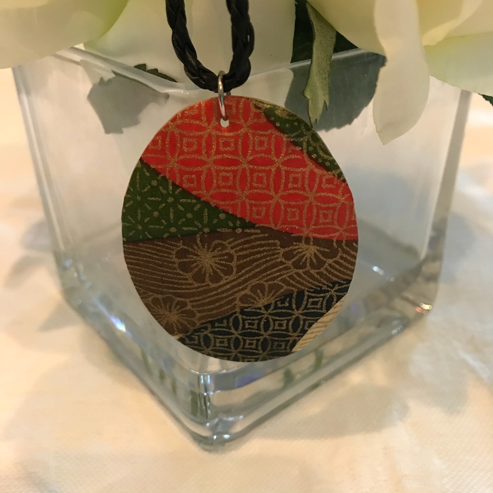 Gorgeous Wood Pendant Necklace